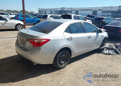 2018 Toyota Corolla Le z USA, uszkodzony, nr VIN 5YFBURHE1JP808642